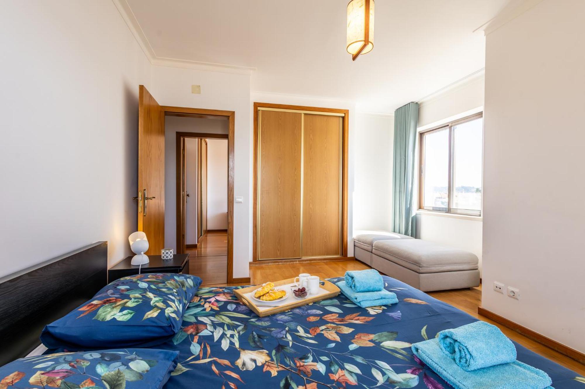 Beachfront 3Bdr Apt On Marginal Boulevard Сан-Мартинью-ду-Порту Экстерьер фото