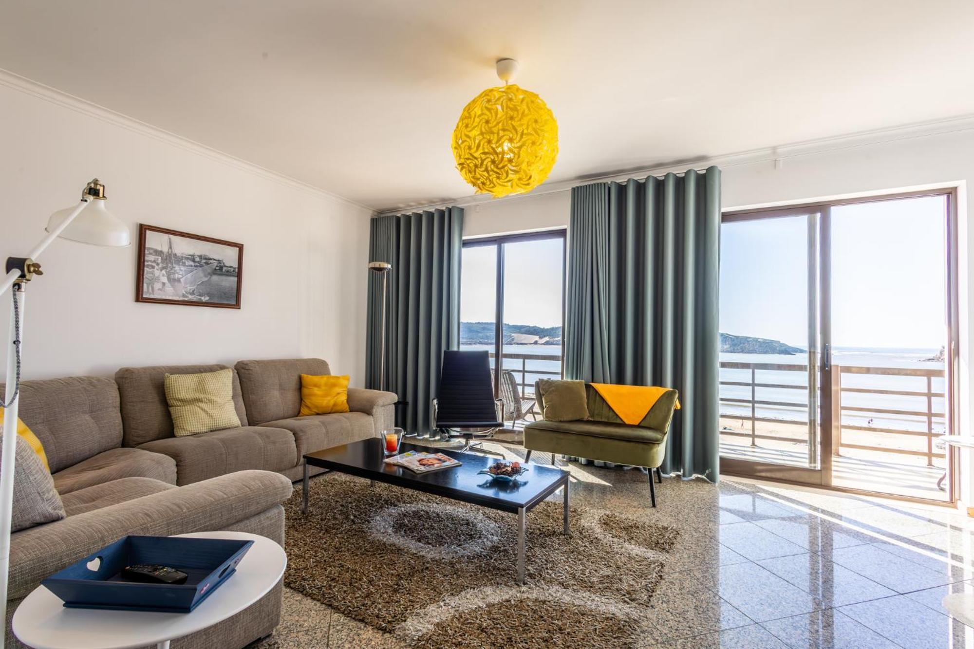 Beachfront 3Bdr Apt On Marginal Boulevard Сан-Мартинью-ду-Порту Экстерьер фото
